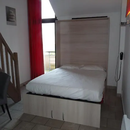 Hotel apartamentowy Residel 2*